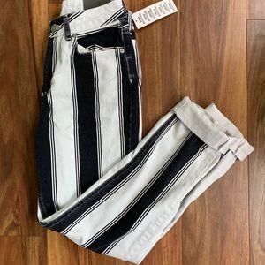 BDG Mom High Waisted Tapered Leg Jeans